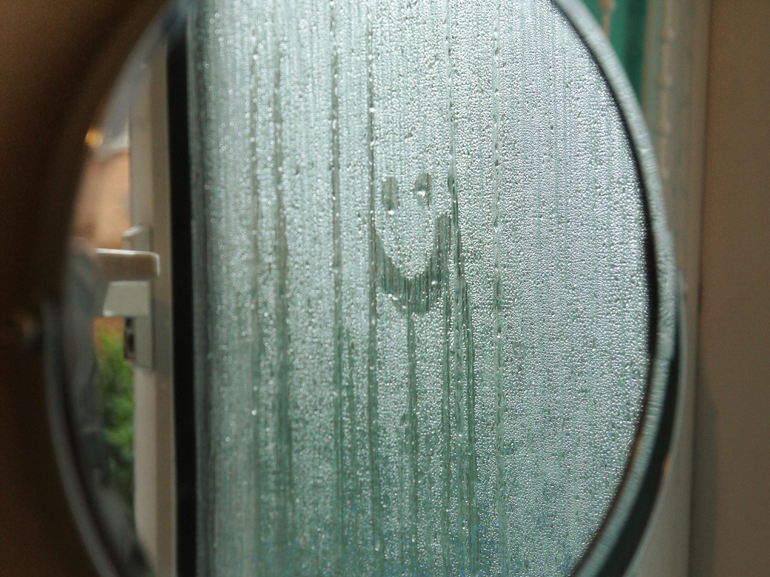 Les avantages des chauffe-eau plats pour votre logement